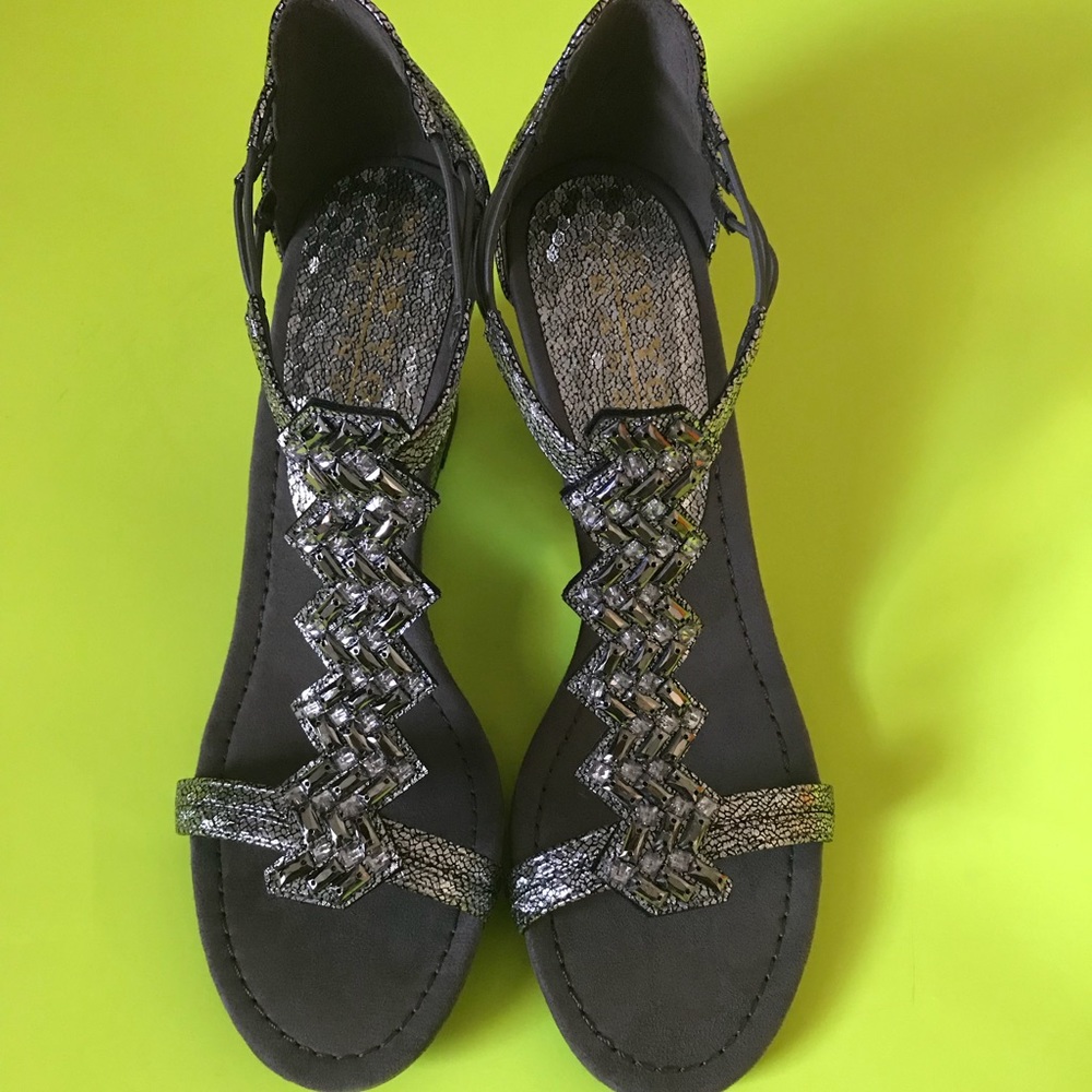 New York Transit gray a date wedge heel sandal